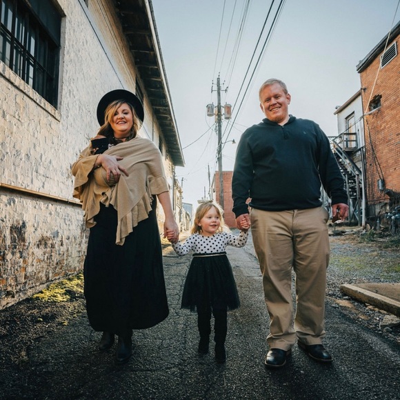 Meet your Posher, Lauren - Picture 1 of 1